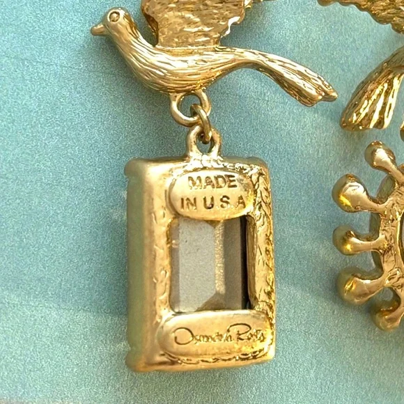 Oscar De La Renta RUNWAY Gold Dove
Mismatched Gem Earrings - Picture 7 of 14